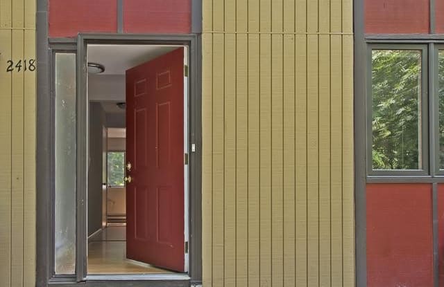 2418 CLOUDCROFT SQ Gallery 2