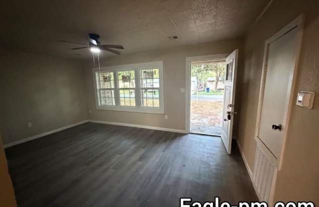 3 Bed 1 Bath Home for Rent Gallery 3