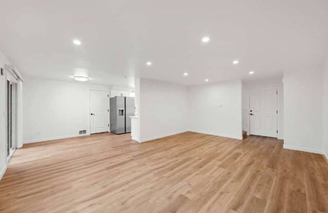 9727 5th St NE Gallery 3