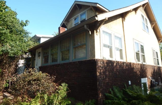 2000 Como Avenue SE - 2000 Southeast Como Avenue, Minneapolis, MN 55414