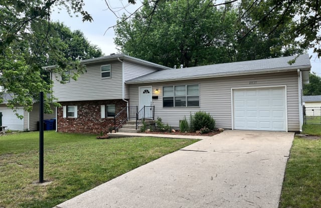 2825 S Park Ave - 2825 South Park Avenue, Joplin, MO 64804