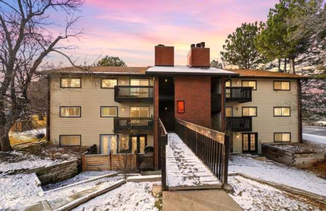 Charming 2BR Condo in Aurora photos photos