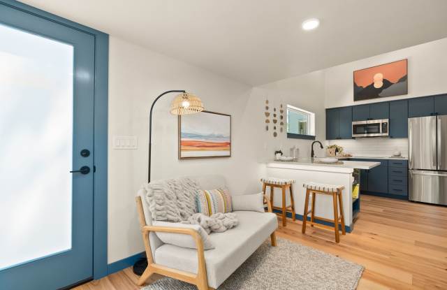 960 Northeast Norton Avenue - 2 Gallery 2