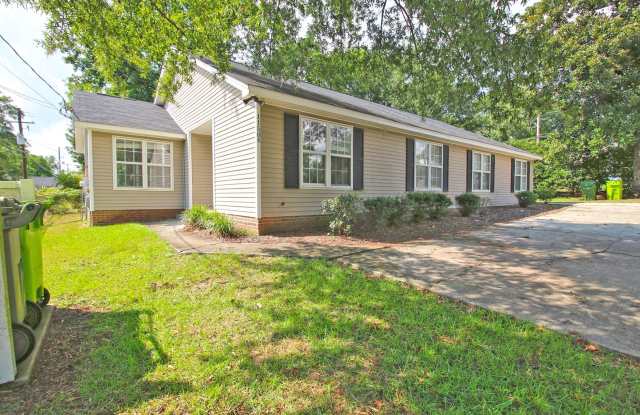 PRE-LEASING 2027! 3 Bedroom, 2 Bath - 1150 Olympia Avenue#A! Gallery 1