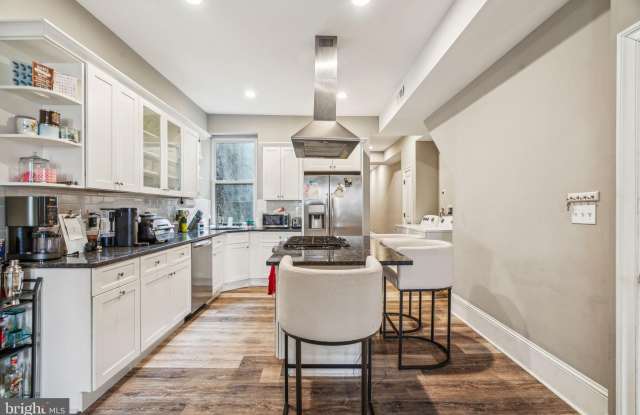 824 CHRISTIAN STREET Gallery 2