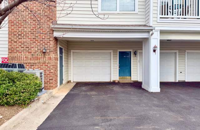 810 Beverley Drive, #103 - 3BR/2BA END UNIT Apartment in Carriage Hill! photos photos