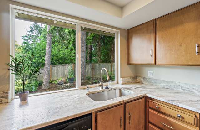 17215 Northeast 16th Place Gallery 3