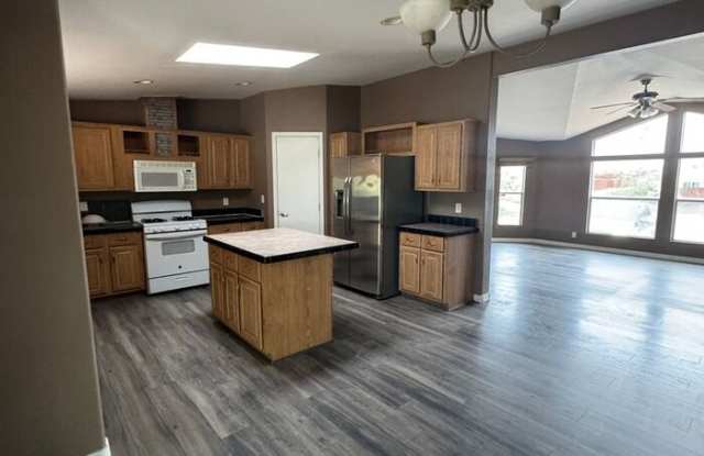 5800 E Hermans Rd. photos photos