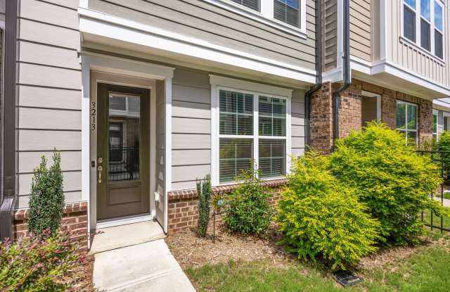 Like New Townhome Ready for Immediate Move-In!!! Oakhurst Gallery 1