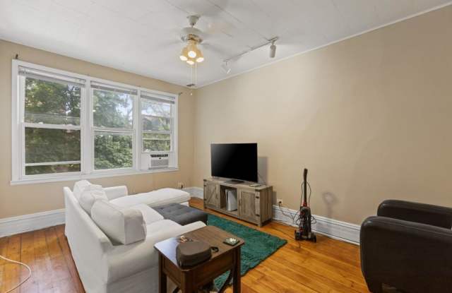 1421 West Fletcher St. photos photos