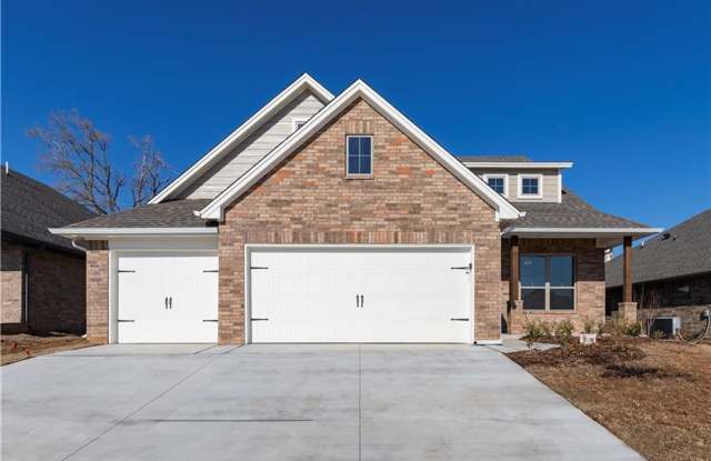 Very Nice 4 Bedroom, 3 Bathroom 3 Car Garage Home with Storm Shelter photos photos
