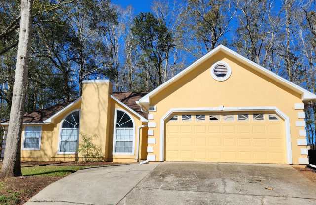 3 bedroom house for rent off Buck Lake Rd, all wood/ ceramic floors, 2 car garage available for rent right away for $2350 per month Gallery 1