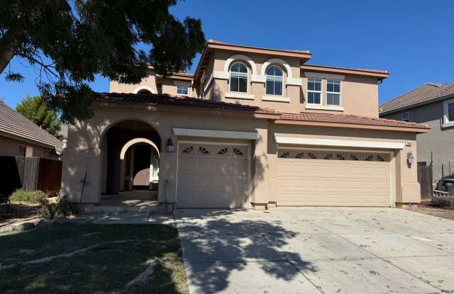 GORGEOUS HOME FOR RENT! NEW CARPET AND PAINT THROUGHOUT! 1 FULL BED AND BATH DOWNSTAIRS! photos photos