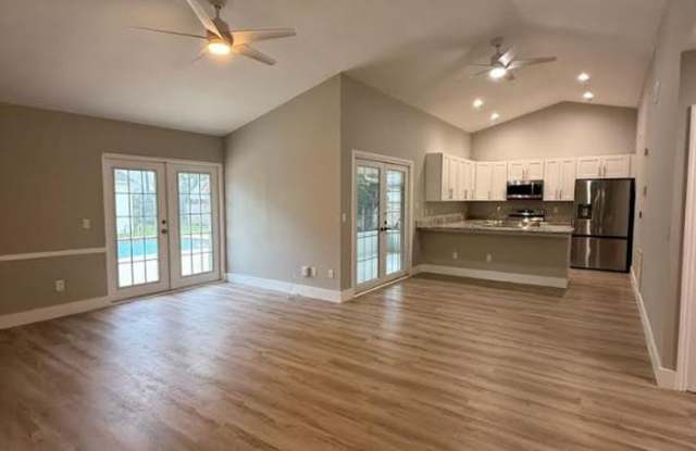 3 Bedroom 2 Bath 2 Car garage pool home for rent Gallery 4