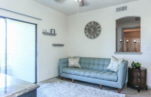 12864 Center Lake Dr Gallery 2