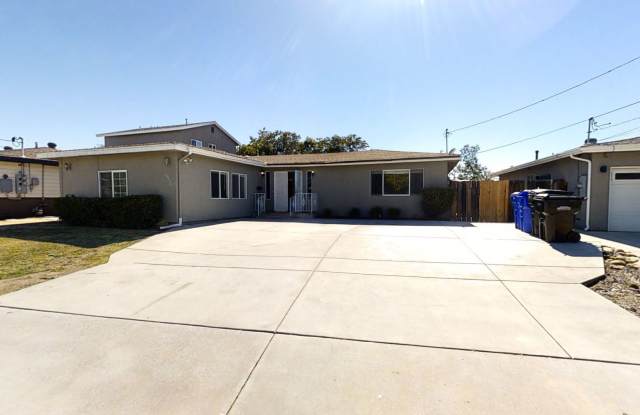 7BD/3BA, Big Driveway!! photos photos
