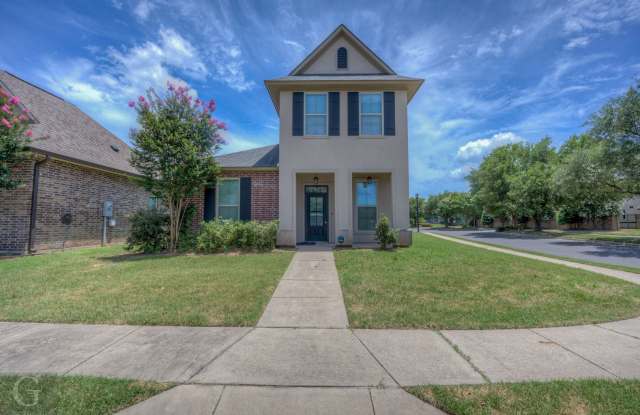 3/2.5 2000sq.ft $2,200/month 1005 S. Crescent Cove Lane - 1005 South Crescent Cove, Shreveport, LA 71105