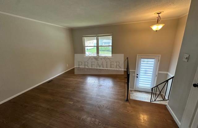 730 N Aztec Drive Independence MO -Awesome 5 bed/ 1.5 bath home! Available now!- Rent 1800 Gallery 4