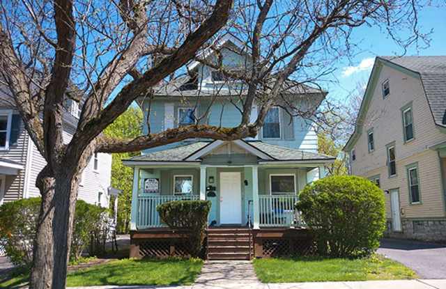 AVAILABLE 7/1/26 - Spacious Single Family Home Close To Campus photos photos