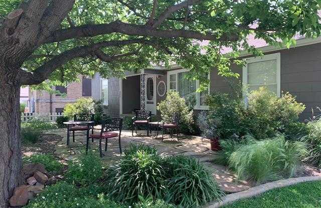 305 Davis Street - 305 West Davis Street, McKinney, TX 75069