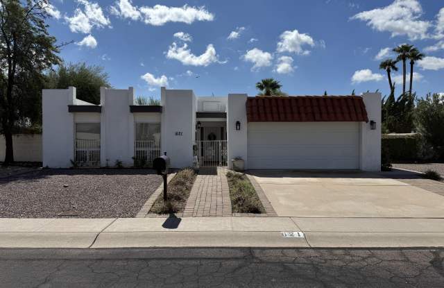 621 E CALAVAR Road Gallery 2