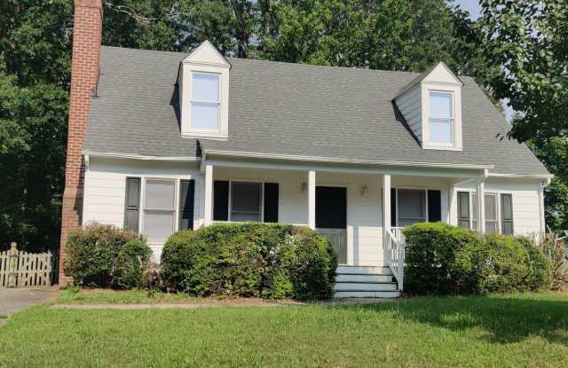 3 bedroom home with fenced rear yard photos photos