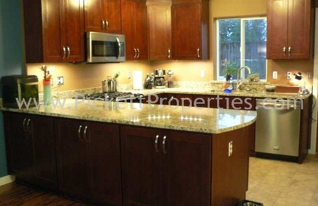 3953 Broadmoor Loop Gallery 2
