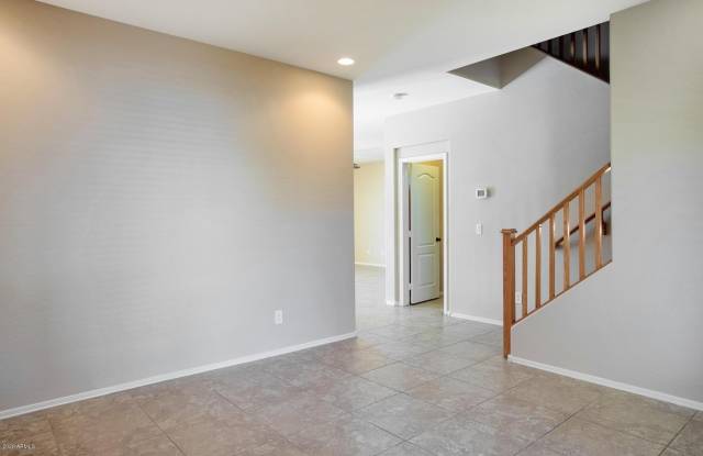 401 S 166th Drive Gallery 3