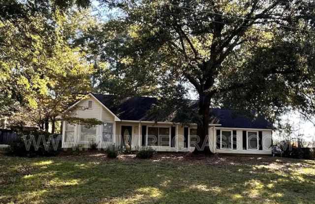 108 Edinburg Drive Gallery 3