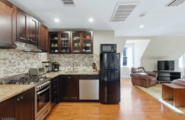13 Tannery Ln Gallery 4
