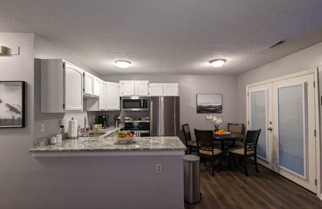 MOVE IN REDAY-ALL UTILITIES INCLUDED Gallery 3