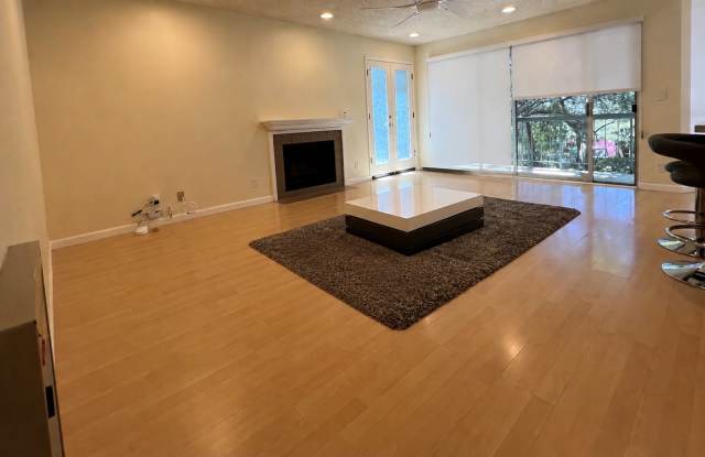 North Berkeley Furnished 1 Bed Condo - Parking / 4 Minutes Walk to Campus Gallery 4