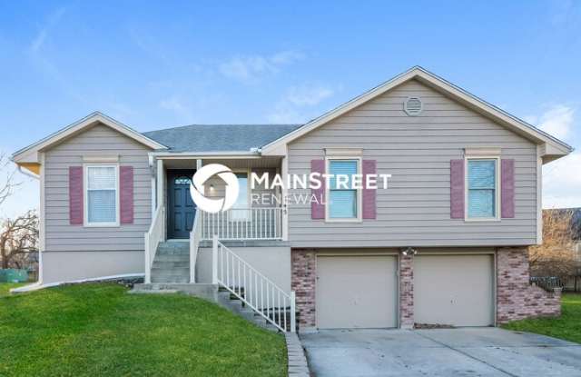 545 Southeast Ashton Court - 545 Southeast Ashton Court, Lee's Summit, MO 64063