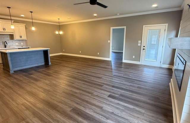528 Cumberland Pointe Lane Gallery 2