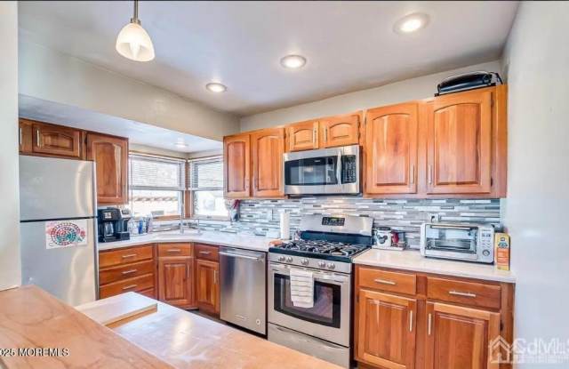 166 Bedford Avenue photos photos