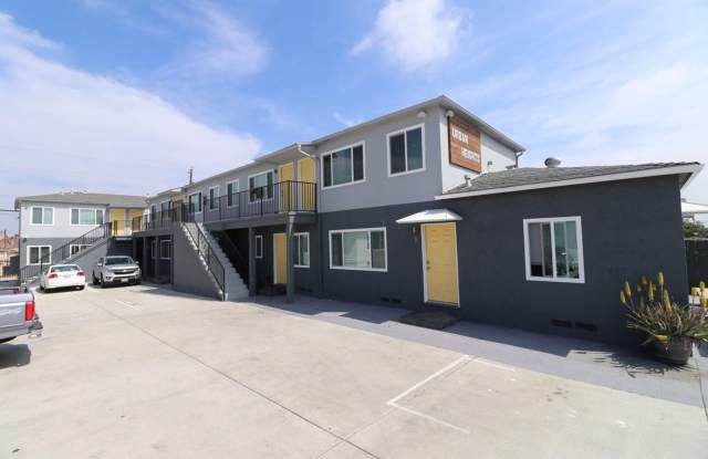Cherokee Ave | 3853 Gallery 1
