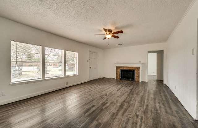 1427 Forest Ln Gallery 3