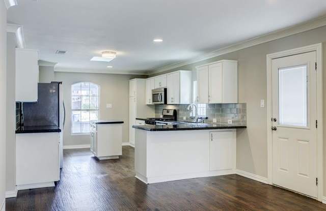 6142 Palo Pinto Avenue Gallery 2