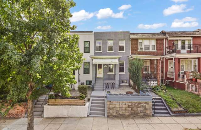 209 Douglas St NE photos photos