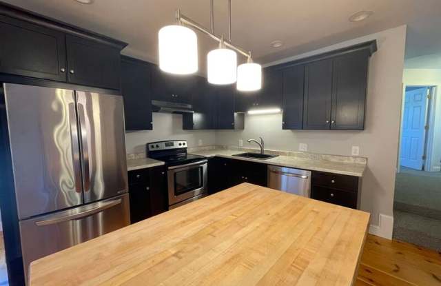 16 Crystal Ave. - 16 Crystal Avenue, Derry, NH 03038 16 Crystal Ave. - 16 Crystal Avenue, Derry, NH 03038