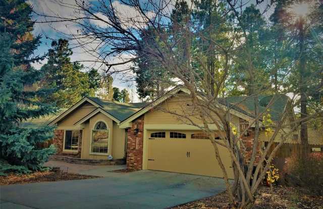 Beautiful Boulder Pointe Home! 3bd / 2ba + Office - No Students! - Small Pets Considered!! Avail. Sept 10th! Gallery 1