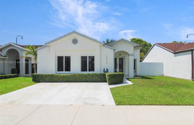 14218 SW 103rd Ter photos photos