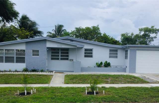 18280 S Glades Dr Gallery 1