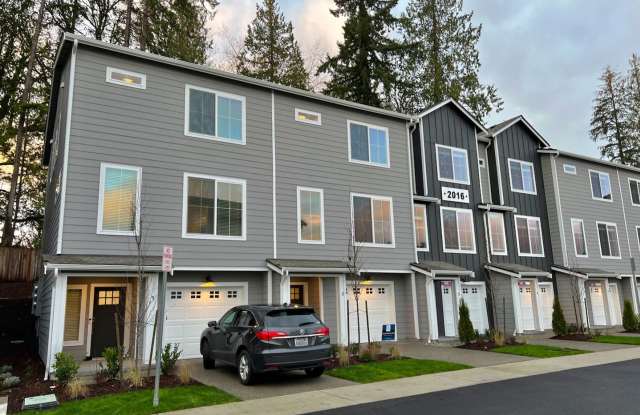 LAKE STEVENS 3 Bdrm End-Unit Townhome - CLOSE TO LAKE! photos photos