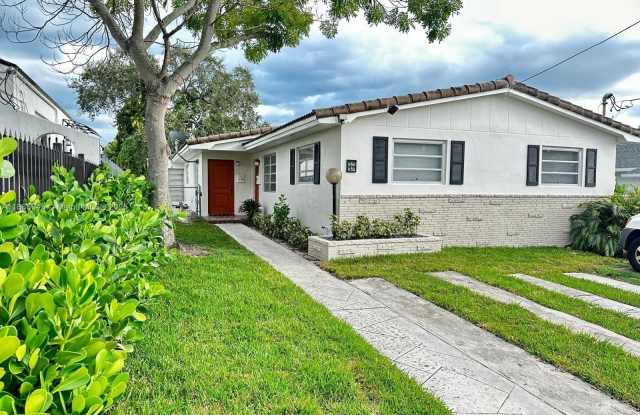 1150 SW 12th St photos photos