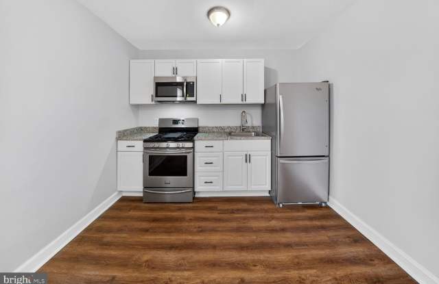 4701 RAVENSWOOD Road unit: 24 photos photos