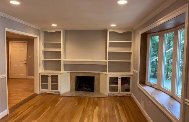 6803 DANTE Court Gallery 3