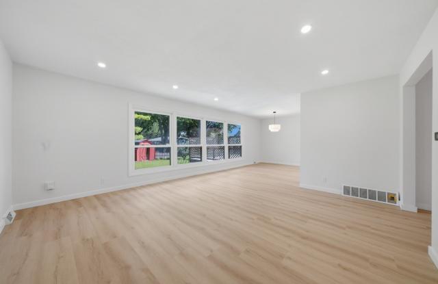 817 Illinois Avenue Gallery 3