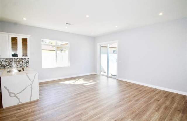 14220 HUSTON STREET Gallery 3