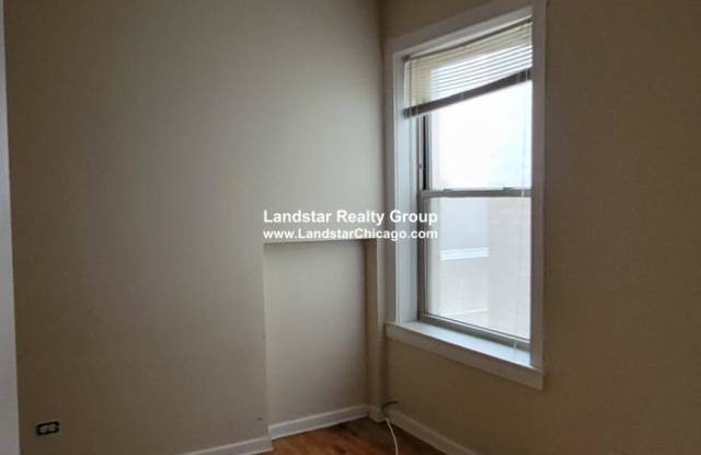 7513 North Greenview Gallery 1